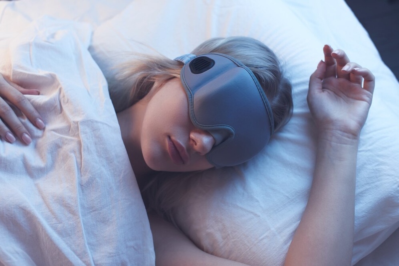 Файл:Sleeping-girl-sleep-mask-pillow-with-night-lighting 154092-381.jpg