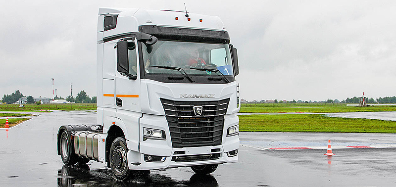 Файл:Kamaz-54901 zastavka 01 large.jpg